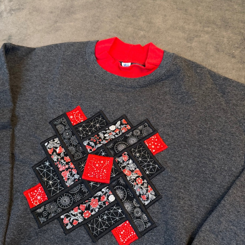 Jerzees NuBlend Sweatshirt Womens Small Gray Red Patchwork Mock Neck Crewneck‎